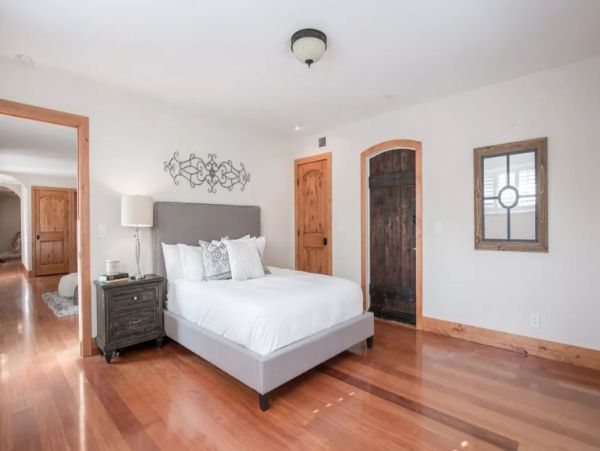Temecula Vacation Rentals - Luxury 7 Bedrooms Chateau with Pool & Private Lake