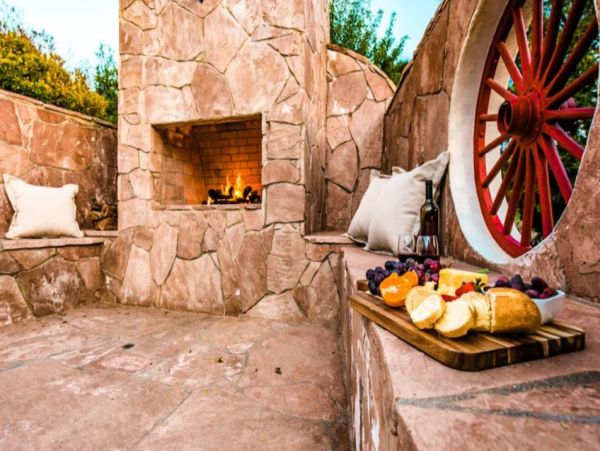 Temecula Vacation Rentals - Luxury 7 Bedrooms Chateau with Pool & Private Lake