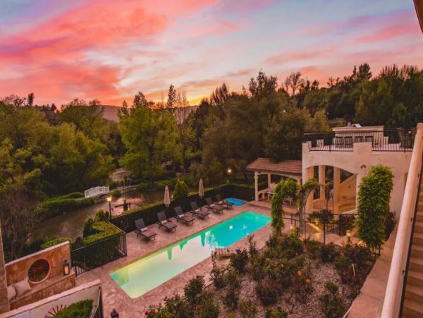 Temecula Vacation Rentals - Luxury 7 Bedrooms Chateau with Pool & Private Lake