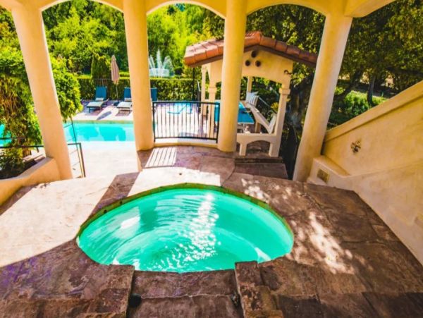 Temecula Vacation Rentals - Luxury 7 Bedrooms Chateau with Pool & Private Lake
