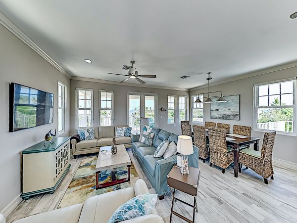 Marathon Luxury Vacation Home With Private Pool Sleeps 10