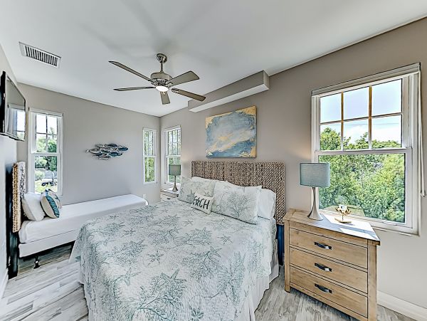 Marathon Luxury Vacation Home With Private Pool Sleeps 10