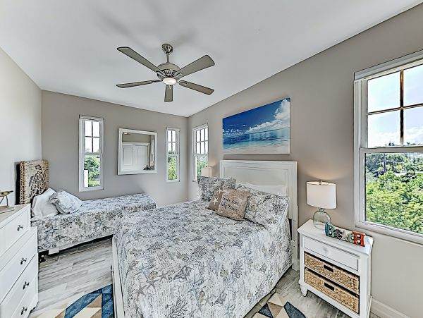 Marathon Luxury Vacation Home With Private Pool Sleeps 10