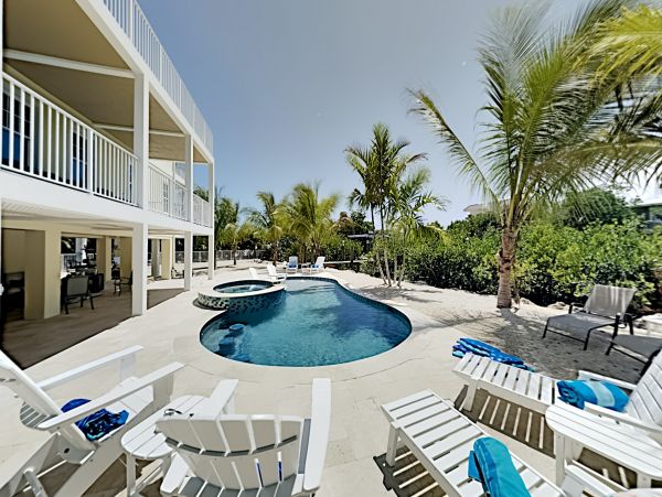 Marathon Luxury Vacation Home With Private Pool Sleeps 10
