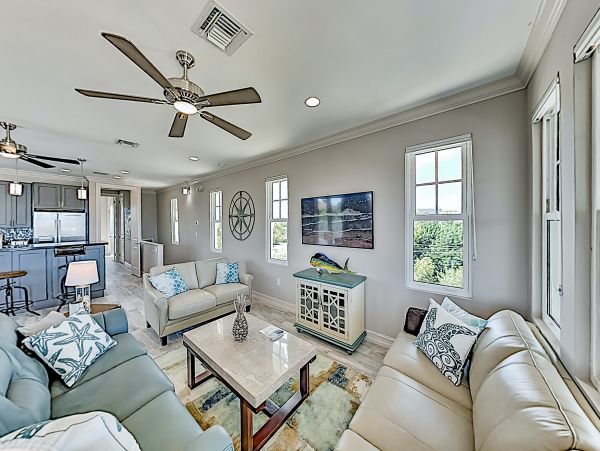 Marathon Luxury Vacation Home With Private Pool Sleeps 10