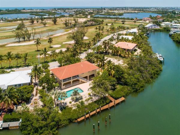 Canal Front Three Bedroom Vacation Pool Home on Marathon