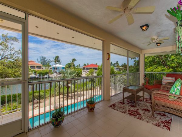 Canal Front Three Bedroom Vacation Pool Home on Marathon