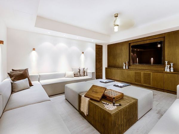 Anguilla Home 992924