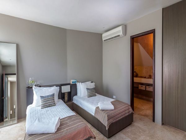 Anguilla Home 992933