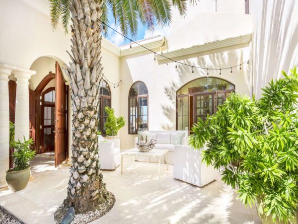 Anguilla Home 992934