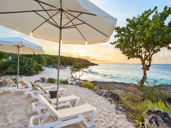 Anguilla Home 992934