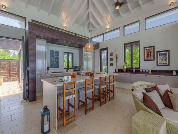 Anguilla Home 992935