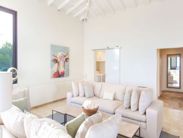 Anguilla Home 992936
