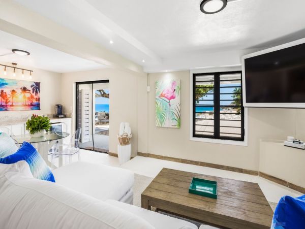 Anguilla Home 992936