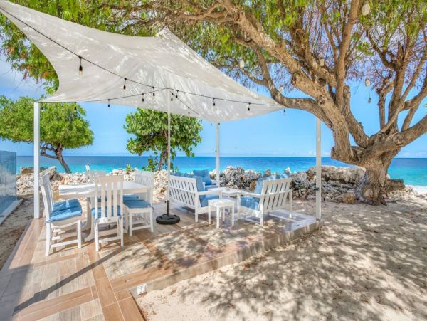 Anguilla Home 992936