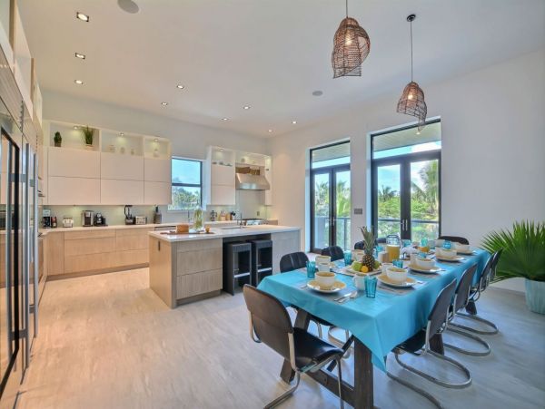 Bahamas Home 992944