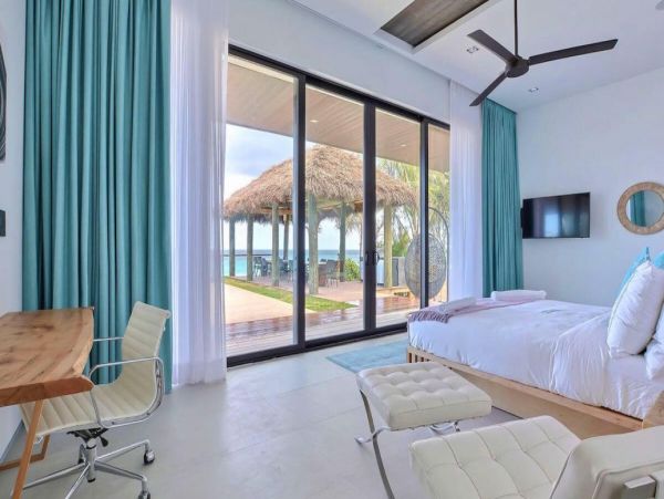 Bahamas Home 992944