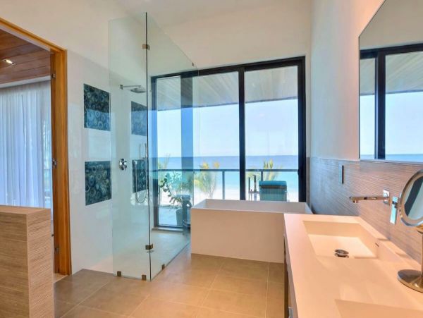 Bahamas Home 992944