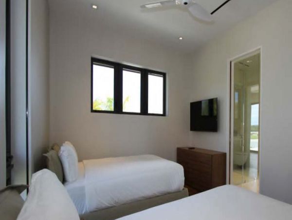 Bahamas Home 992947