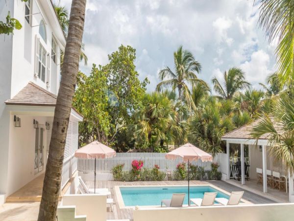 Bahamas Home 992950