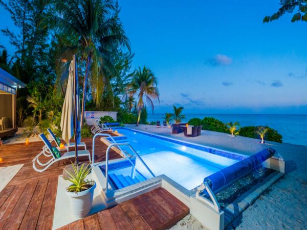 Cayman Islands Home 992977