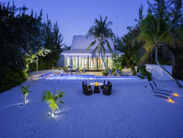 Cayman Islands Home 992977