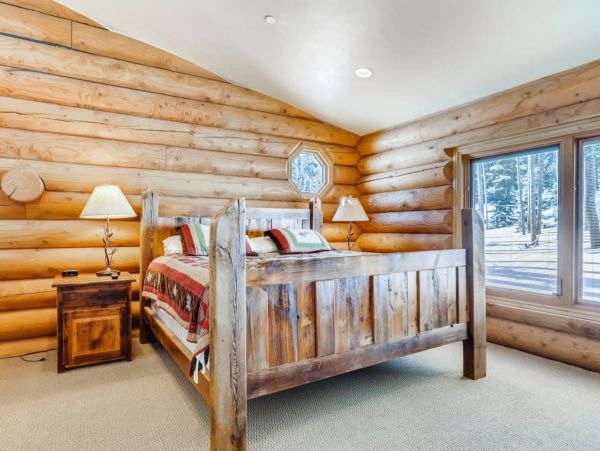 10 minute Drive to Downtown Breckenridge