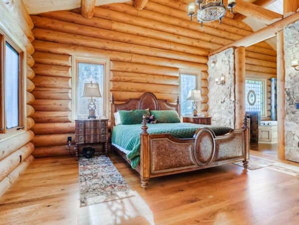 10 minute Drive to Downtown Breckenridge