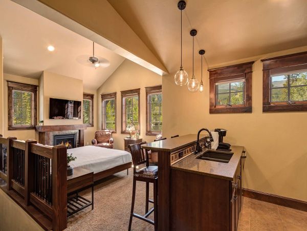 Mountain View Six Bedroom Breckenridge Vacation Home