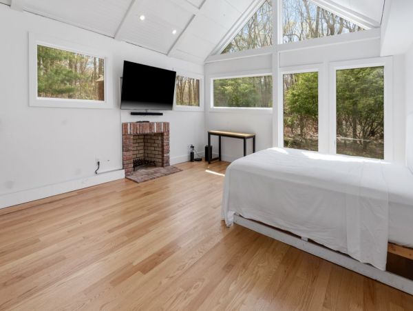 Luxury Eleven Bedrooms Beachfront Home in Hamptons
