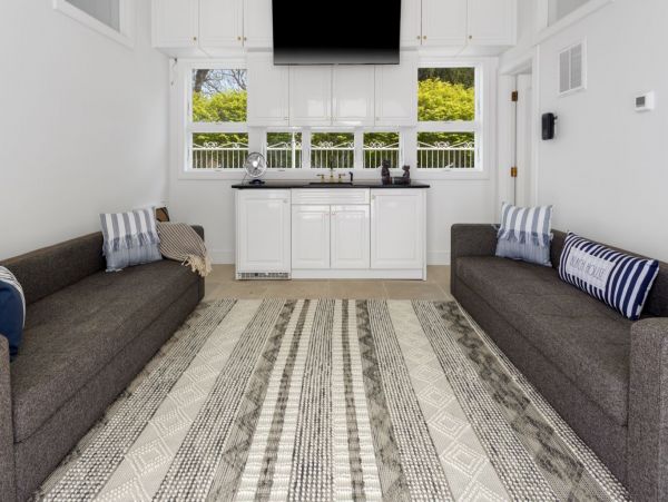Luxury Eleven Bedrooms Beachfront Home in Hamptons