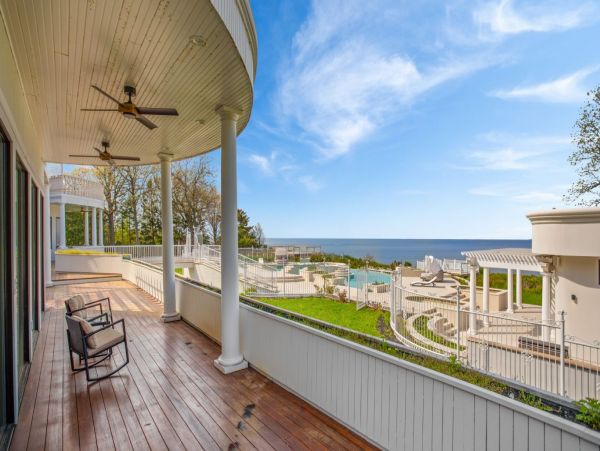Luxury Eleven Bedrooms Beachfront Home in Hamptons
