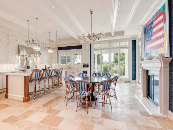 Eleven Bedrooms Luxury Rental Mansion in Hamptons