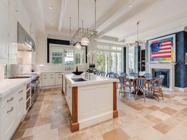 Eleven Bedrooms Luxury Rental Mansion in Hamptons