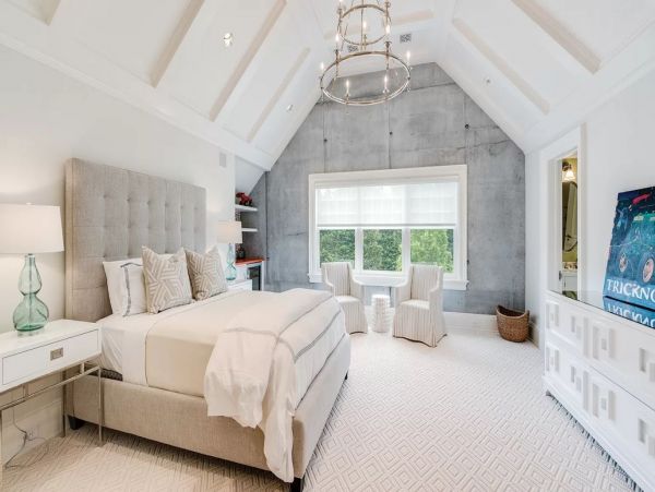 Eleven Bedrooms Luxury Rental Mansion in Hamptons