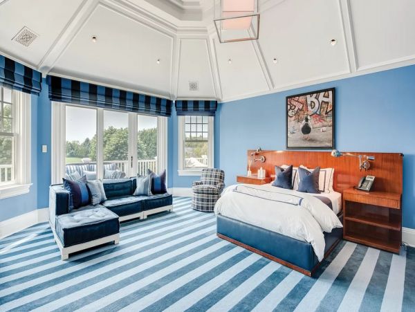 Eleven Bedrooms Luxury Rental Mansion in Hamptons