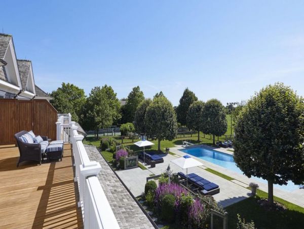 Eleven Bedrooms Luxury Rental Mansion in Hamptons