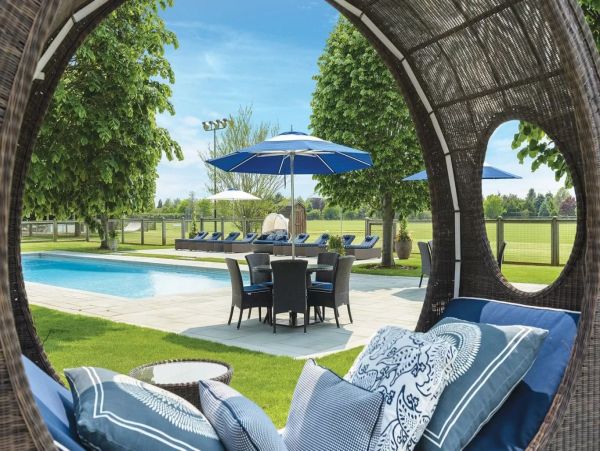 Eleven Bedrooms Luxury Rental Mansion in Hamptons