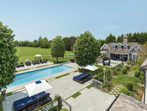 Eleven Bedrooms Luxury Rental Mansion in Hamptons