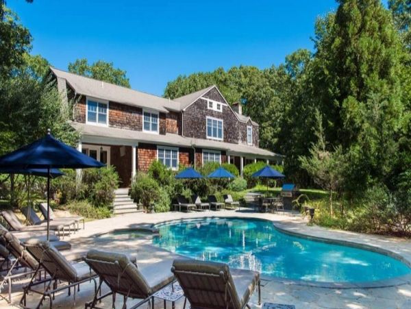 Walk to Beach Seven Bedrooms Vacation Home in Hamptons