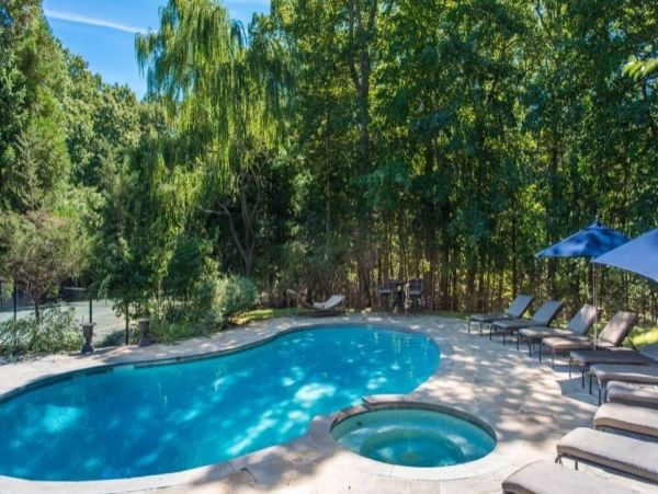 Walk to Beach Seven Bedrooms Vacation Home in Hamptons