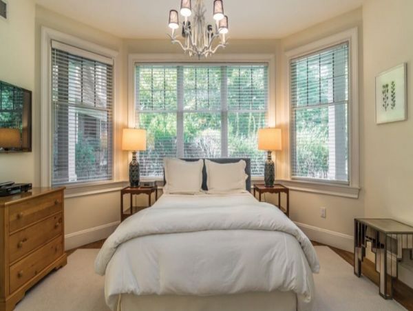 Walk to Beach Seven Bedrooms Vacation Home in Hamptons