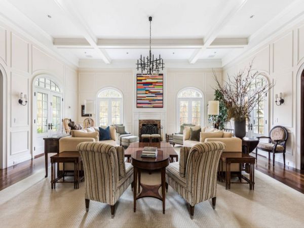 Hamptons Seven Bedrooms Vacation Pool Home