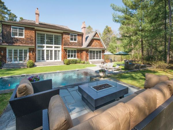 Hamptons Seven Bedroom Walk to Beach Vacation Home