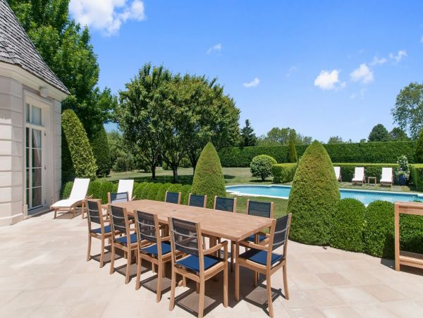 Hamptons Six Bedroom Luxurious Vacation Villa