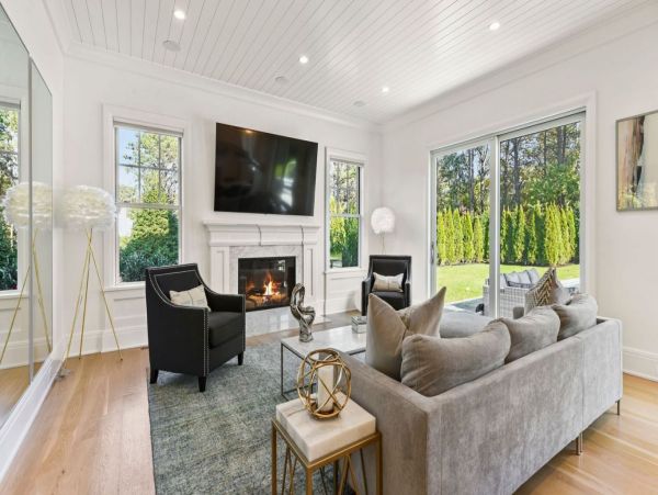 Walk to Beach Six Bedroom Villa in Southampton