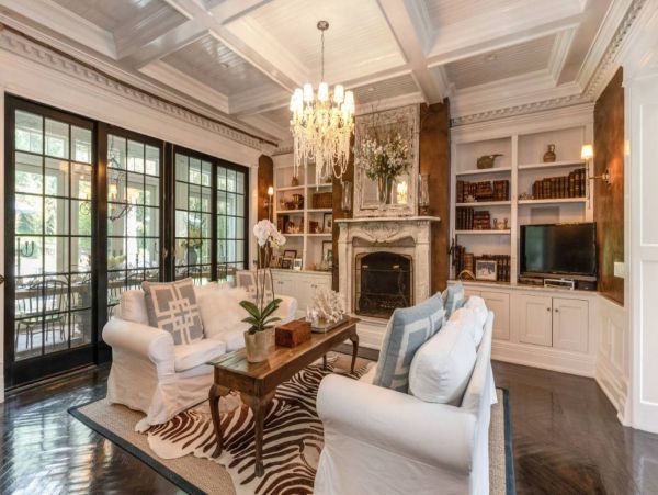 Stunning Five-Bedroom Vacation Home in East Hampton