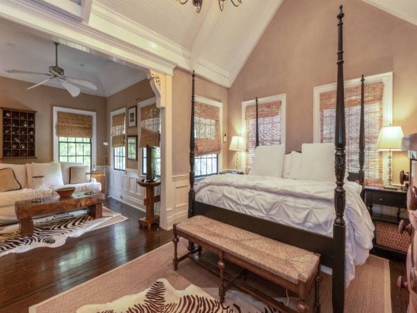 Stunning Five-Bedroom Vacation Home in East Hampton