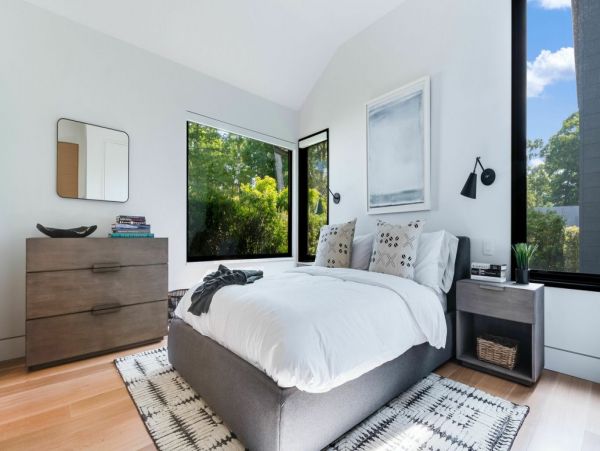 Bay View Four Bedroom Rental Home in The Hamptons