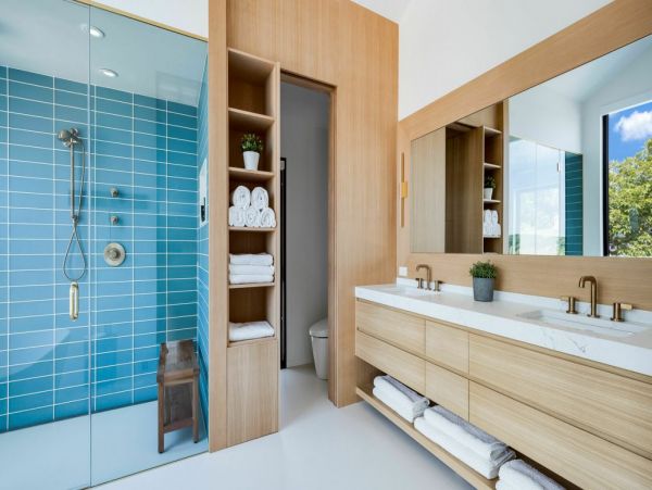 Bay View Four Bedroom Rental Home in The Hamptons
